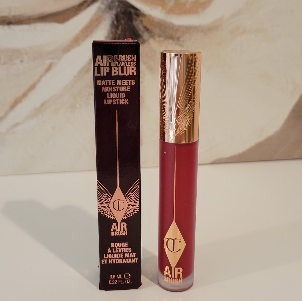 NEW- NEVER USED CHARLOTTE TILBURY AIRBRUSH FLAWLESS LIP BLUR - SHADE RUBY BLUR